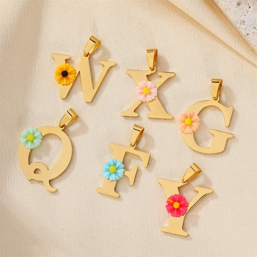 Kişiye Özel Papatya Baş Harfli - Initial Letter Necklace 18K Gold incelemesi ve fiyatı