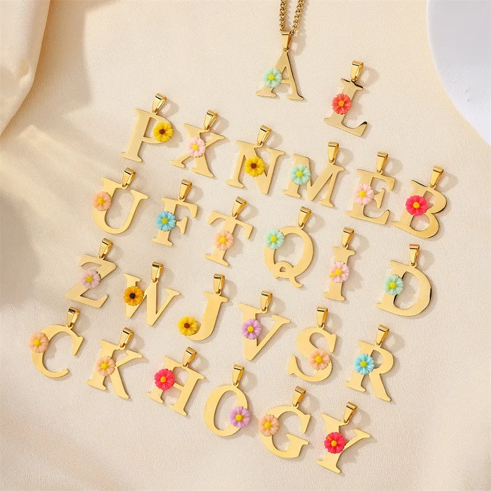 Kişiye Özel Papatya Baş Harfli - Initial Letter Necklace 18K Gold incelemesi ve fiyatı